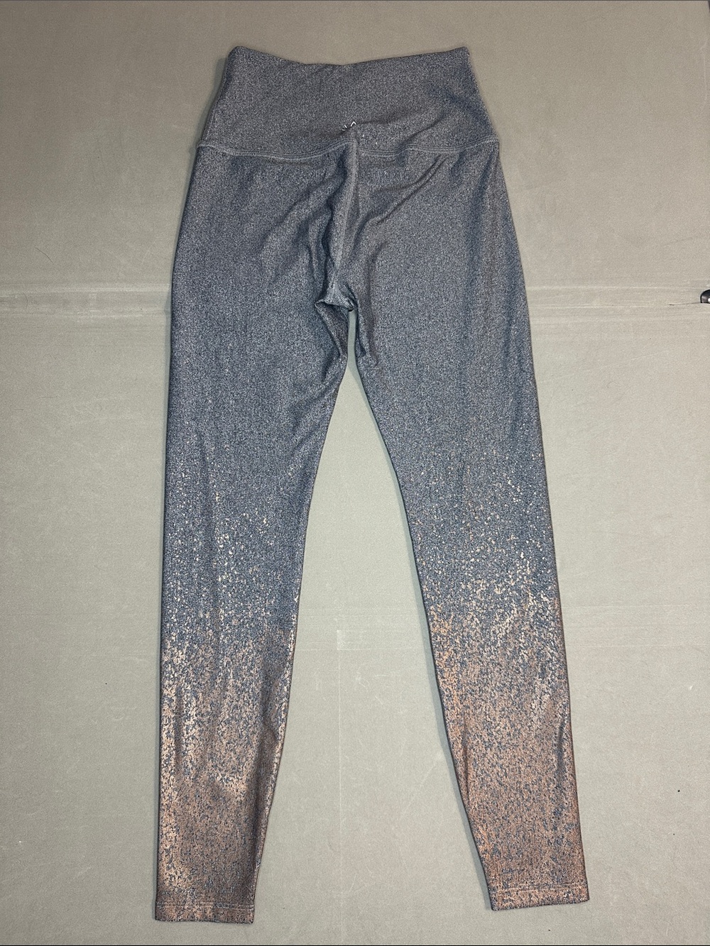 Beyond Yoga Grey to Rose Gold Ombre Metallic Leggings - M
